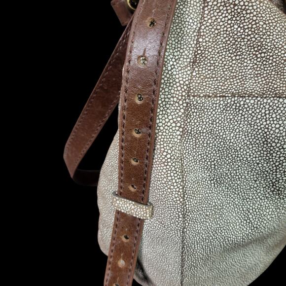 Hobo Slouchy Stingray Shoulder Bag Brown Shagreen Glaze Leather Curved Crossbody - Picture 16 of 16
